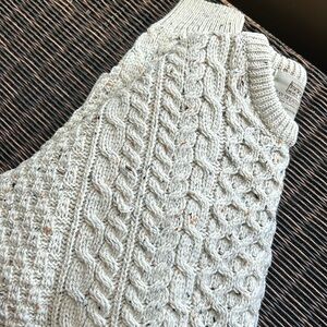 Brand new “nep” tweed 100 % new wool sweater